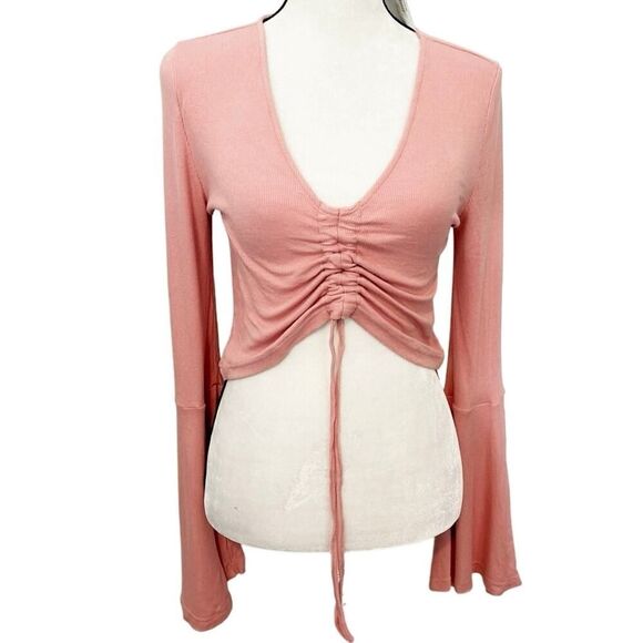 NWT Jack by BB Dakota Leia Pink Bell Sleeve V-Neck Crop Top Size M - Picture 2 of 5